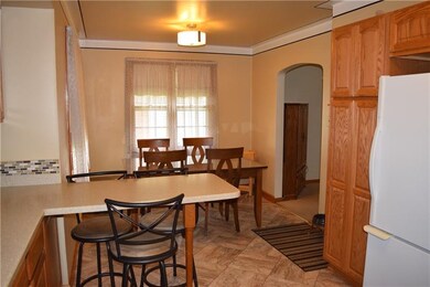 Eat in Area of Kitchen