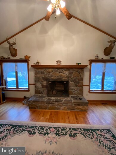 118 Coyote Ln, Berkeley Springs, WV 25411 - photo 3