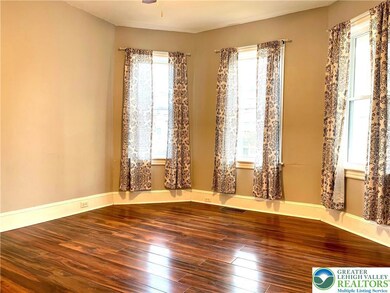 909 Bushkill St, Easton, PA 18042 - photo 7