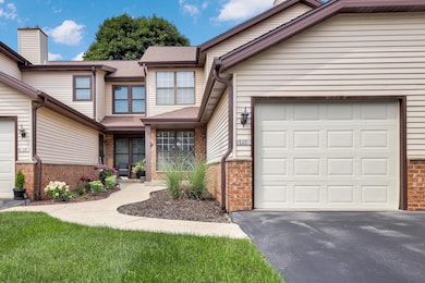 8127 S Legend Dr unit D, Franklin, WI 53132 - photo 2