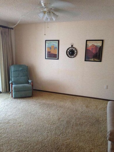 10615 W Highwood Ln, Sun City, AZ 85373 - photo 5