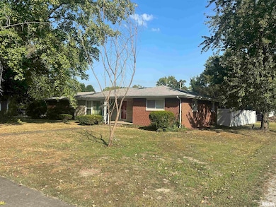 341 Mcfall St, Benton, IL 62812 - photo 6