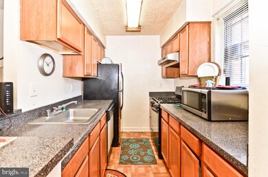 4715 1st St SW unit 103, Washington, DC 20032 - photo 3