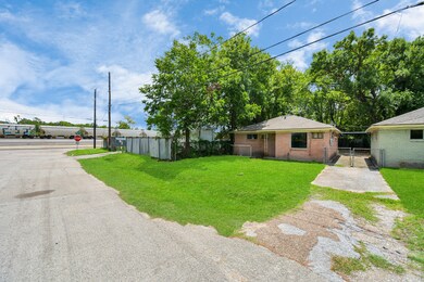1218 Eubanks St, Houston, TX 77022 - photo 4