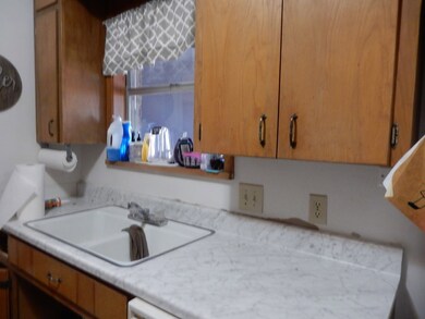 610 Kristofer St, Fredericksburg, TX 78624 - photo 6