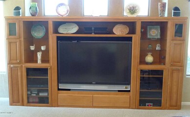 entertainment unit which conveys