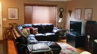 15 Hickory Ct unit 122, Staten Island, NY 10309 - photo 3