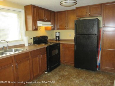 1127 Theodore St, Lansing, MI 48915 - photo 4