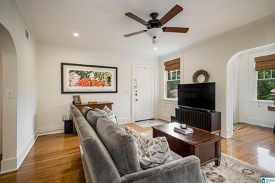 view toward office or sunroom, note the gentle arc