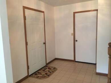 Pine_Meadow_Rd_Foyer
