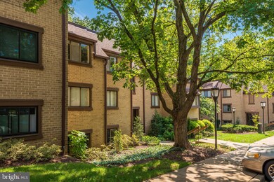 1637 Parkcrest Cir unit 300, Reston, VA 20190 - photo 3