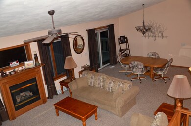 8018 N Ridge Ct, Evansville, WI 53536 - photo 7