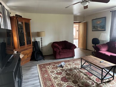 10 Chenago livingroom 2