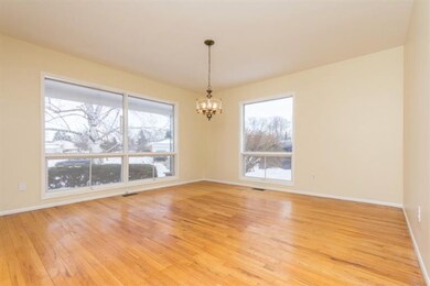 2754 Briarcliff St, Ann Arbor, MI 48105 - photo 2