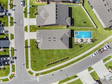 VIRTUALLY STAGED POOL