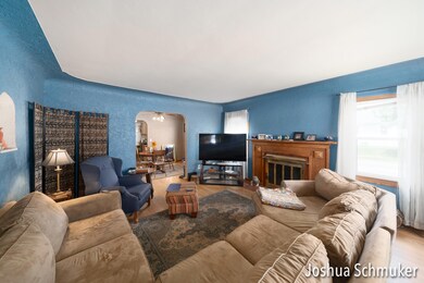 4651 Division Ave Se, Wyoming, MI 49548-