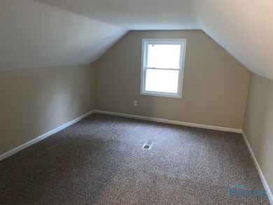 221 Orville Dr, Toledo, OH 43612 - photo 6