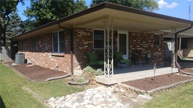 406 Beechwood Dr, Beech Grove, IN 46107 - photo 4