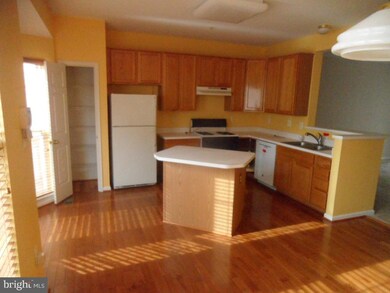 9805 Juniper Dr, Bowie, MD 20721 - photo 2