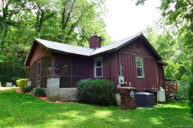 Side View of the House with Covered Screened in Si