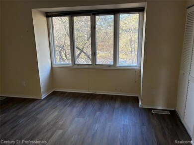 1082 Greenhills Dr, Ann Arbor, MI 48105 - photo 7