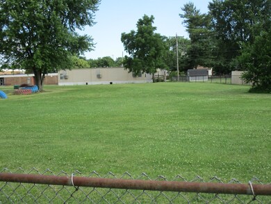 1813 Brookfield Rd, Columbus, OH 43229 - photo 4