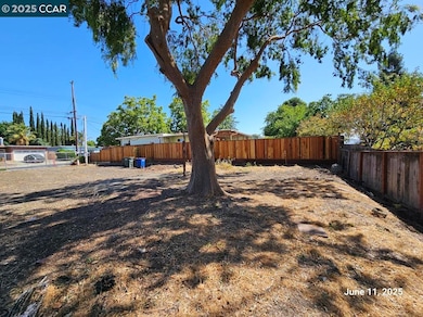 2867 Gillet Ave, Concord, CA 94520 - photo 2