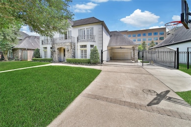 Private gated driveway with plenty of room for par