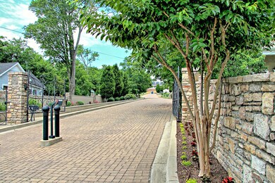 701 Halcyon Way, Columbia, TN 38401 - photo 3