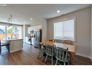 1697 N Sycamore St, Canby, OR 97013 - photo 5