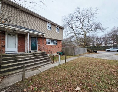 153 Washington St unit 5, East Islip, NY 11730 - photo 2