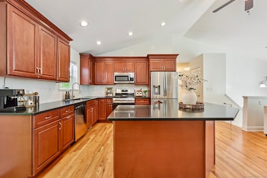 2 Red Fox Run, Wolcott, CT 06716 - photo 3