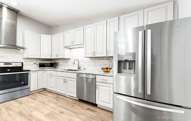 3900 Bluebird Ln, Rolling Meadows, IL 60008 - photo 2