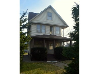 Beautifully renovated Colonial in western Lakewood