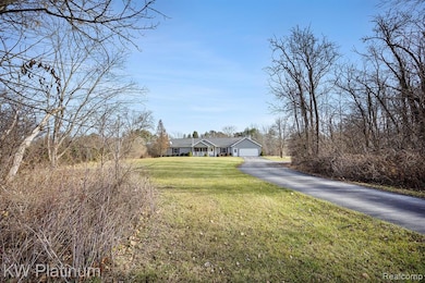 2954 English Rd, Kimball, MI 48074 - photo 4