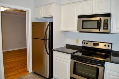 9 Concord St unit C2, West Hartford, CT 06119 - photo 3