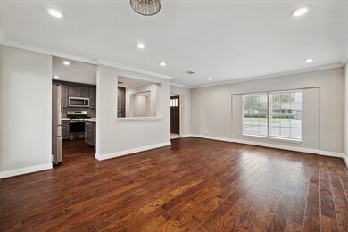 5422 Nina Lee Ln, Houston, TX 77092 - photo 5