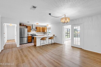 2414DemaretDr-8