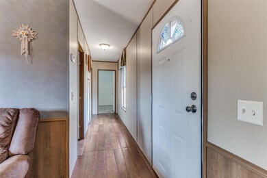 1504 Reef Dr, Azle, TX 76020 - photo 4