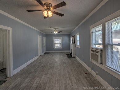 1013 N Griffin Ave, Okmulgee, OK 74447 - photo 7