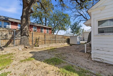 128 W Oak St, Weatherford, TX 76086 - photo 4
