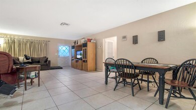 Living room (2)