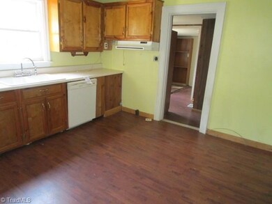 1878 Sechrest Cir, High Point, NC 27263 - photo 4