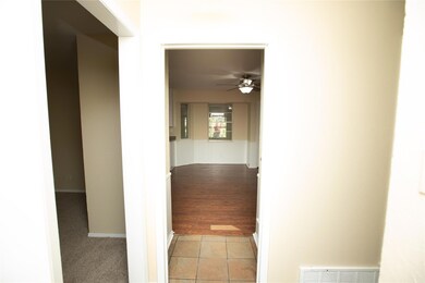 524 E Redbud Dr, Hurst, TX 76053 - photo 4