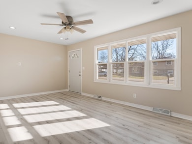 unlisted-address, Shorewood, IL 60404 - photo 2