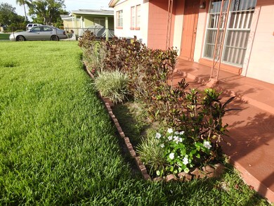 411 Prospect Ave, Cocoa, FL 32922 - photo 4