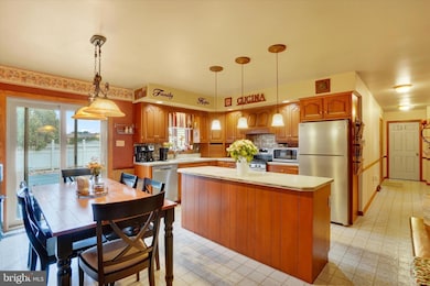 2035 Parkton Ln, York, PA 17408 - photo 6