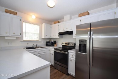 2362 Wedgewood Dr, Winterville, NC 28590 - photo 6