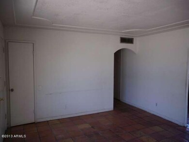 023-325796 - Living Room