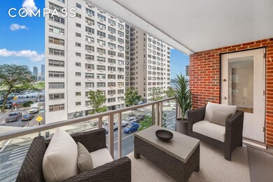 50 Sutton Place S unit 5E, New York, NY 10022 - photo 3
